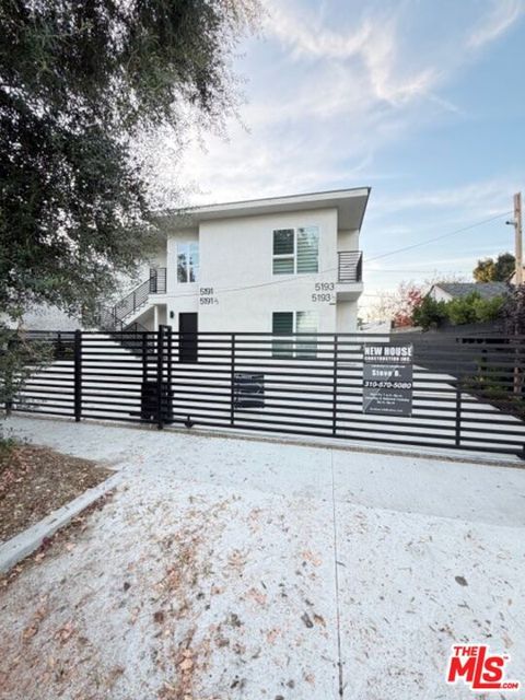 Photo of 5191 Lindley Avenue, Tarzana, CA 91356 (MLS # 26645157)