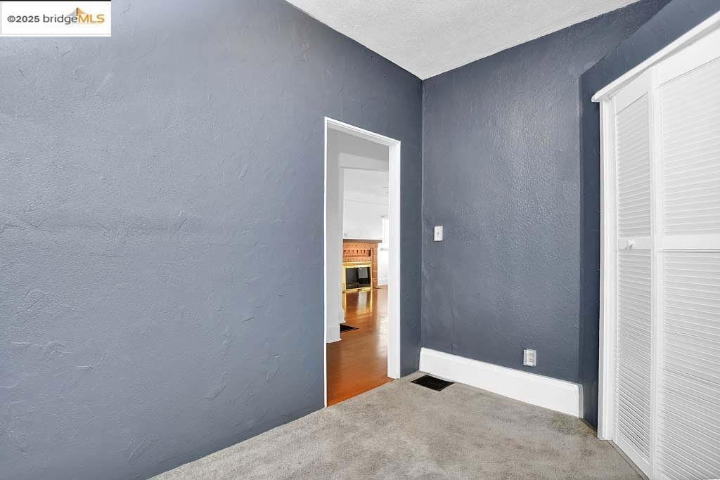 EAST OAKLAND - Residential