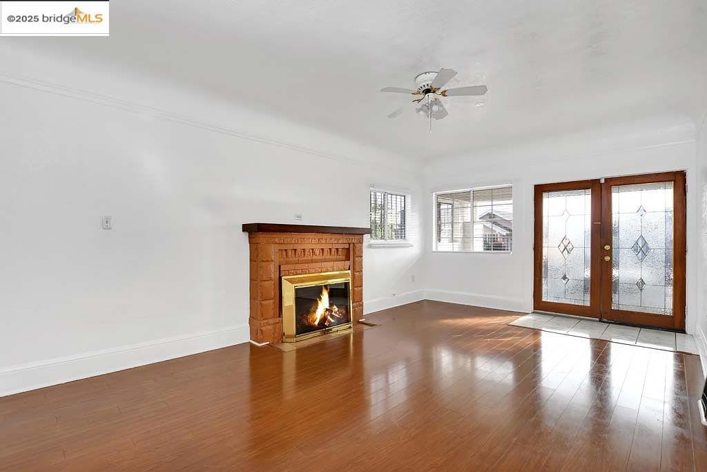 EAST OAKLAND - Residential