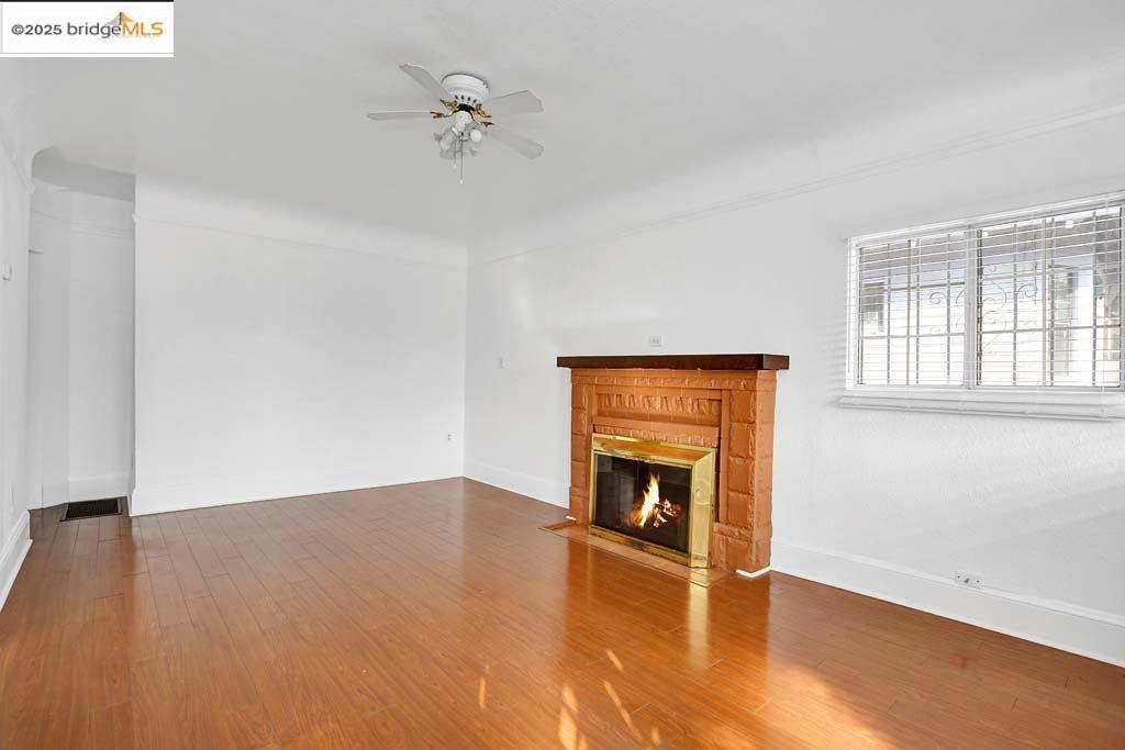 EAST OAKLAND - Residential