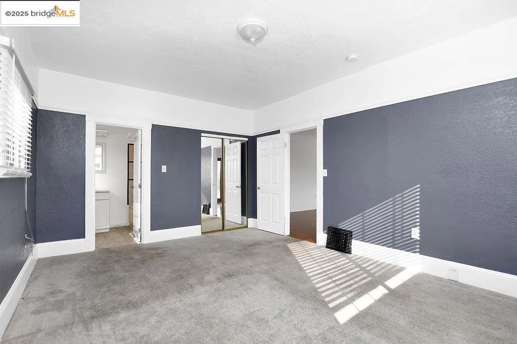 EAST OAKLAND - Residential