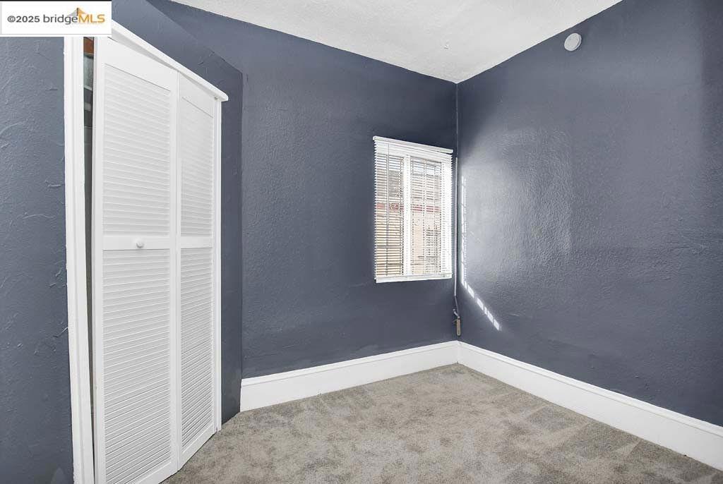 EAST OAKLAND - Residential