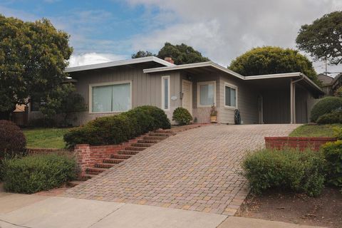 Photo of 206 Edinburgh Avenue, Monterey, CA 93940 (MLS # ML82043885)