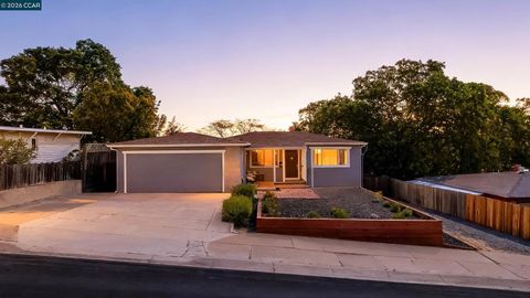 Photo of 3121 Pine St St, Martinez, CA 94553 (MLS # 41128754)