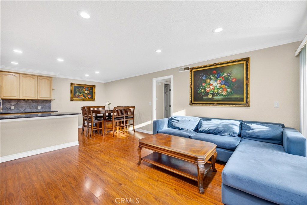 2521 W Sunflower H6