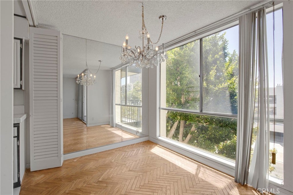1340 S Beverly Glen 211
