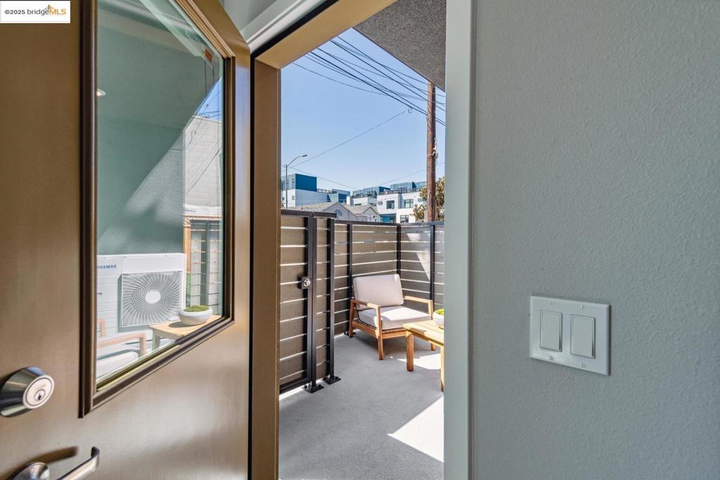 WEST OAKLAND - Residential