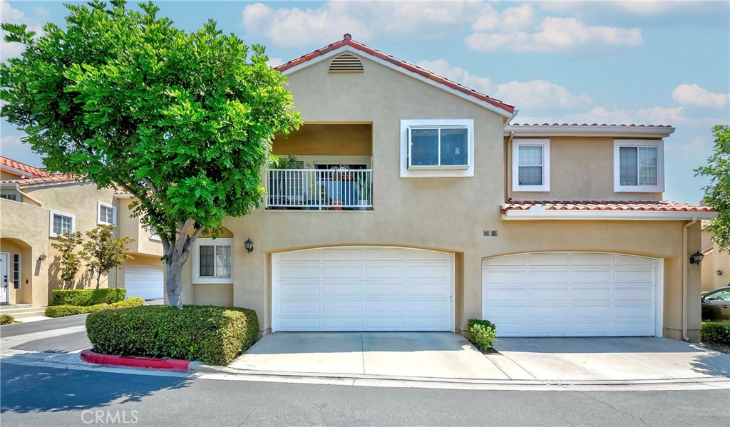 First time on the market in 10 years! This home boasts fully remodeled, brand-new bathrooms — super clean and never lived in, ready for you to enjoy. The spacious single-level layout after a short entry stairway makes the home feel larger than its size. Nestled in a gated community right across from a park, it’s perfect for kids and families who want to enjoy the outdoors within minutes.
Located in prestigious Tustin Ranch, known for its award-winning schools, golf course, upscale shopping, and high standard of living, this area offers both comfort and peace of mind. Safe, family-friendly, and beautifully maintained — this rare lease opportunity has it all.