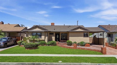 Photo of 6313 Melvin AVE, Tarzana, CA 91335 (MLS # SR26211596)
