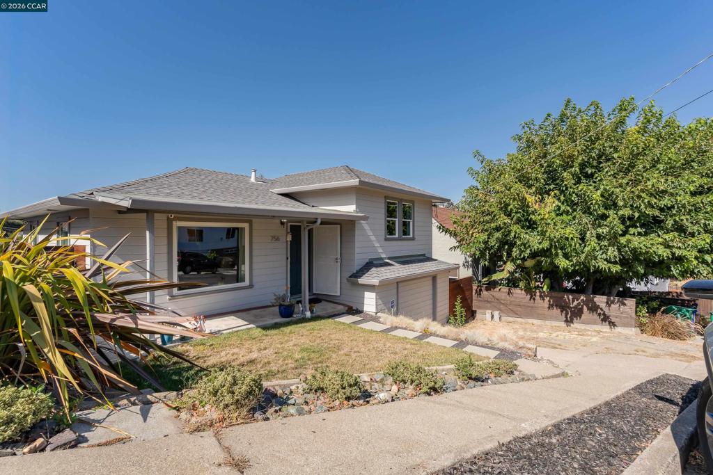 756 2nd Ave