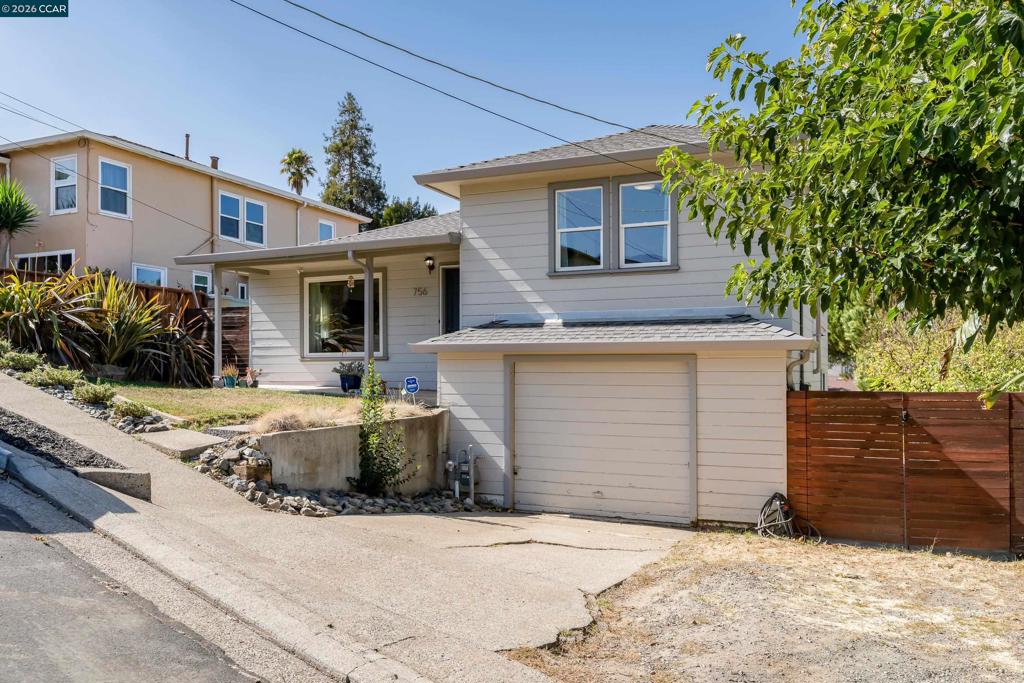 756 2nd Ave