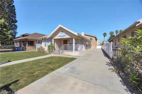 Photo of 1241 W 37th Drive, Los Angeles, CA 90007 (MLS # PW26224491)