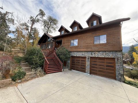 Photo of 2405 St Bernard Dr, Pine Mountain Club, CA 93222 (MLS # SR25262133)