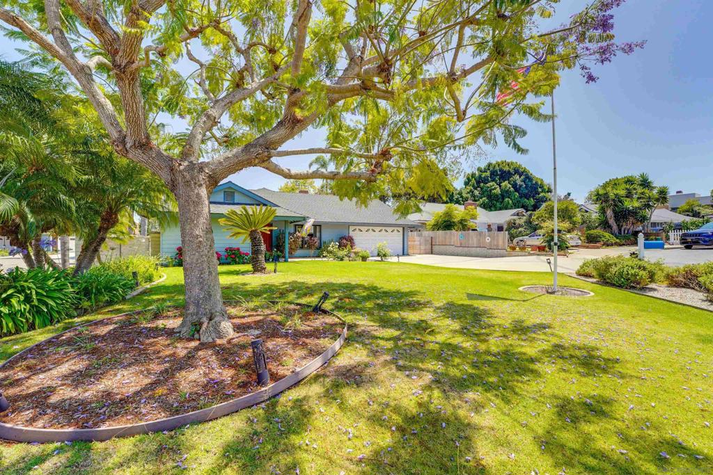 1561 Sandalwood Ln