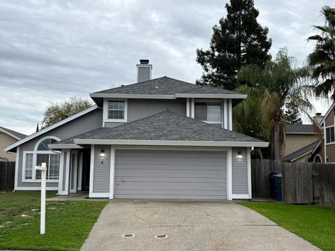 Photo of 4 Coso Court, Sacramento, CA 95838 (MLS # ML82039386)
