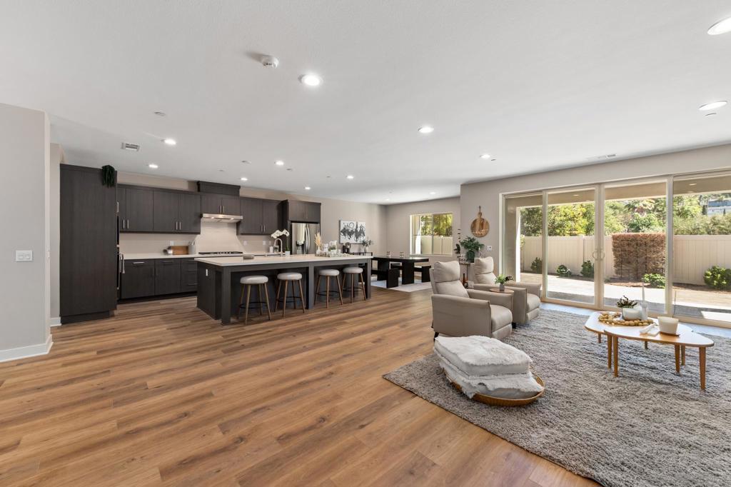 1525 Manzanita Hollow