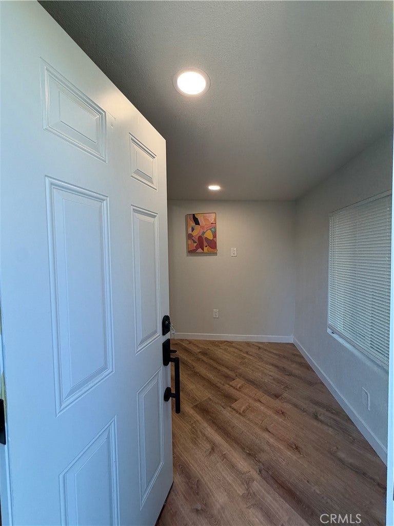 1058 N Hermosa