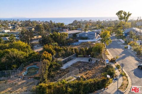 Photo of 854 Las Lomas Avenue, Pacific Palisades, CA 90272 (MLS # 26649519)