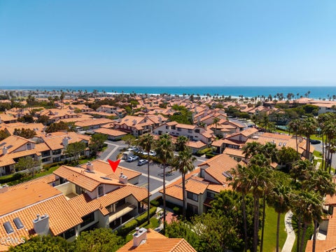 Tiny photo for 2167 Martinique Lane, Oxnard, CA 93035 (MLS # V1-36915)