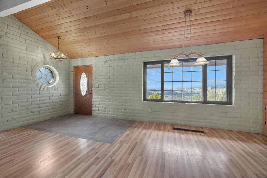 3290 Blue Jay Drive
