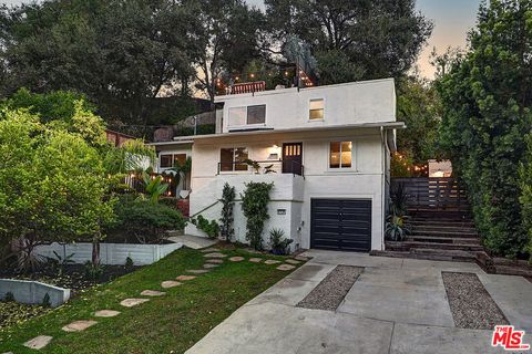 Photo of 8326 Ridpath Drive, Los Angeles, CA 90046 (MLS # 25610699) Photo of 8326 Ridpath Drive, Los Angeles, CA 90046 (MLS # 25610699)