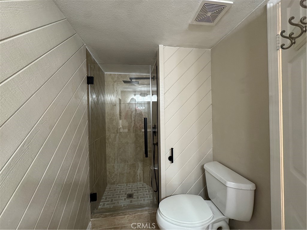 Unknown. - Residential Lease