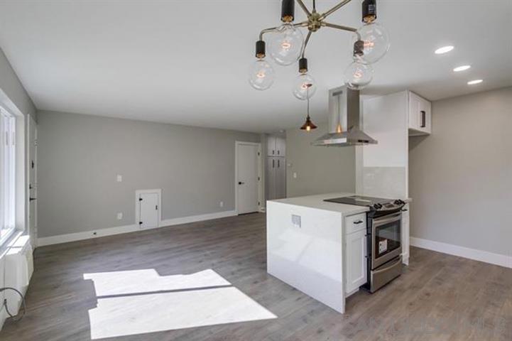 9574 Carroll Canyon Rd 156