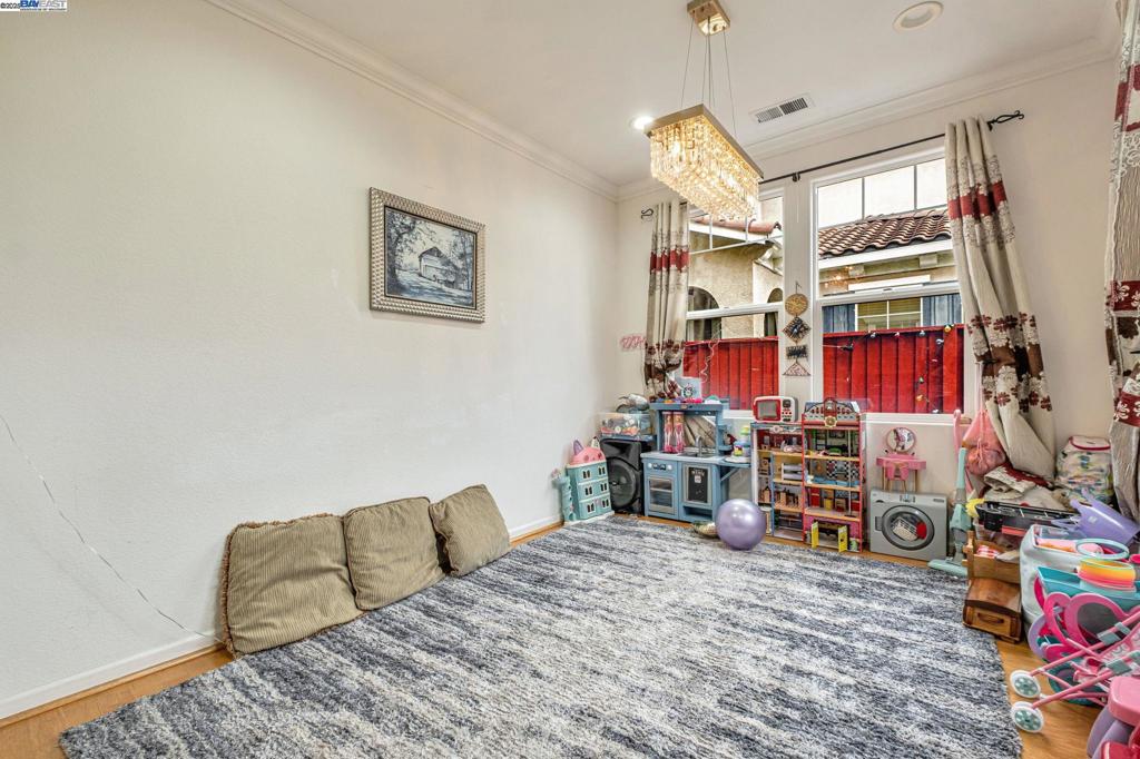 HAYWARD AREA - Residential