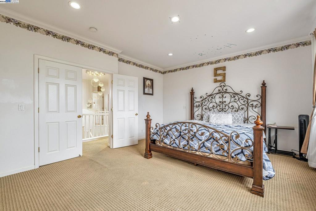 HAYWARD AREA - Residential