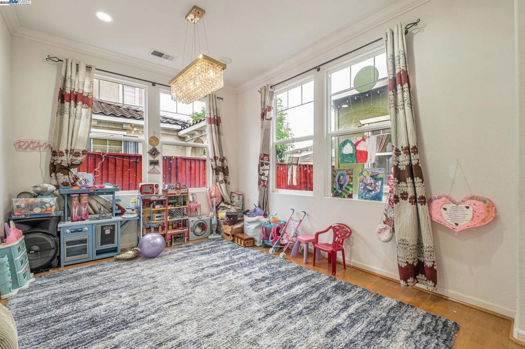 HAYWARD AREA - Residential