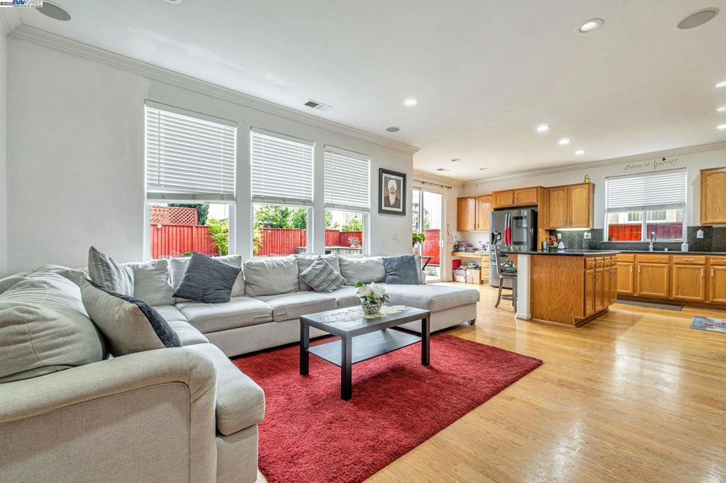 HAYWARD AREA - Residential
