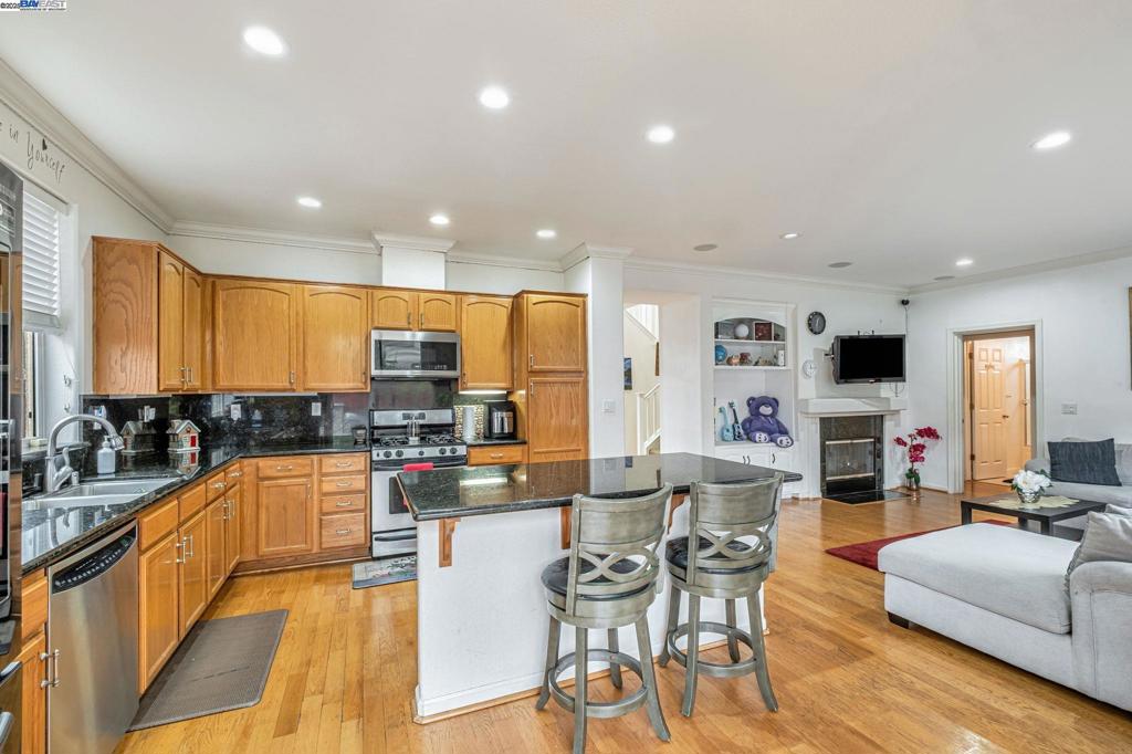 HAYWARD AREA - Residential