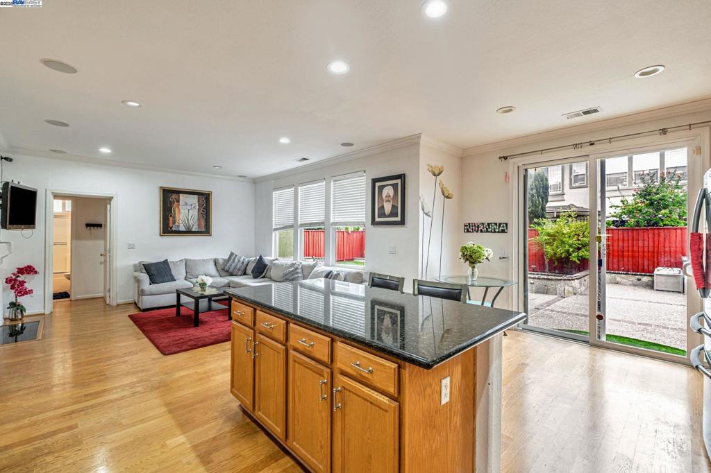 HAYWARD AREA - Residential