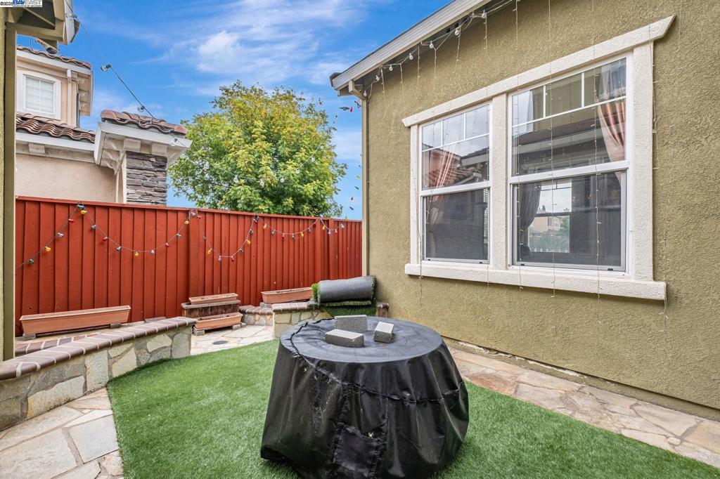 HAYWARD AREA - Residential