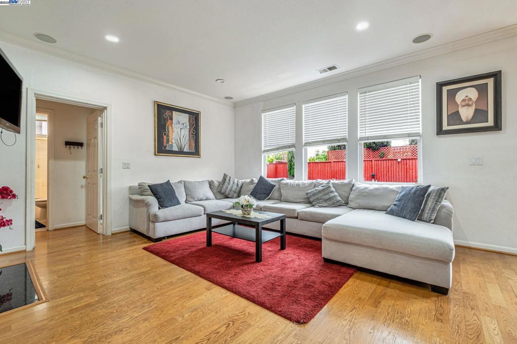 HAYWARD AREA - Residential