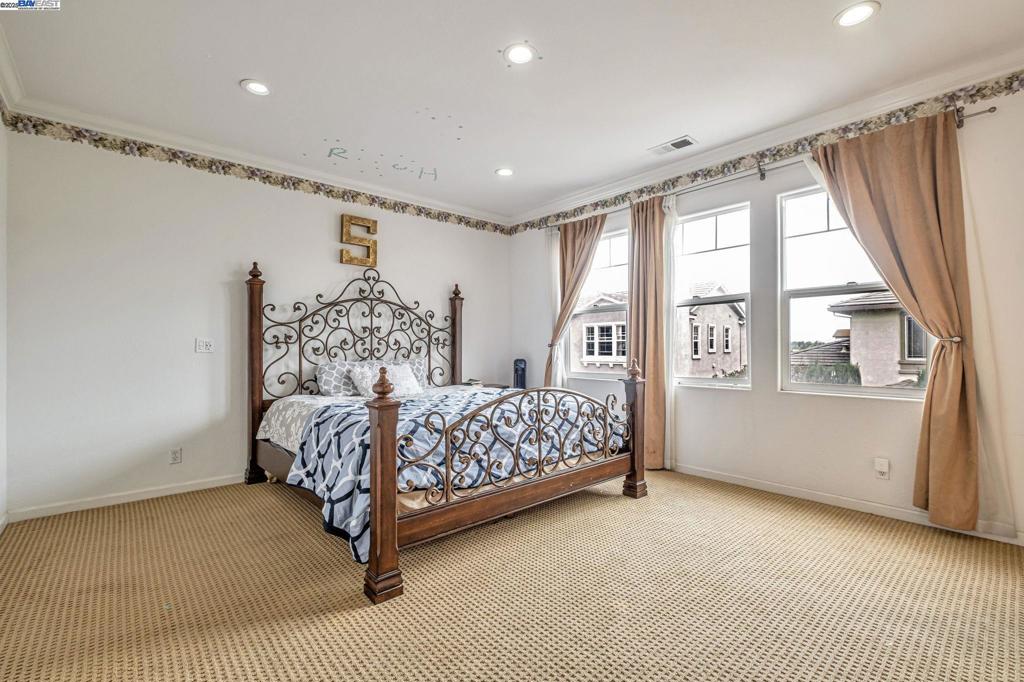 HAYWARD AREA - Residential