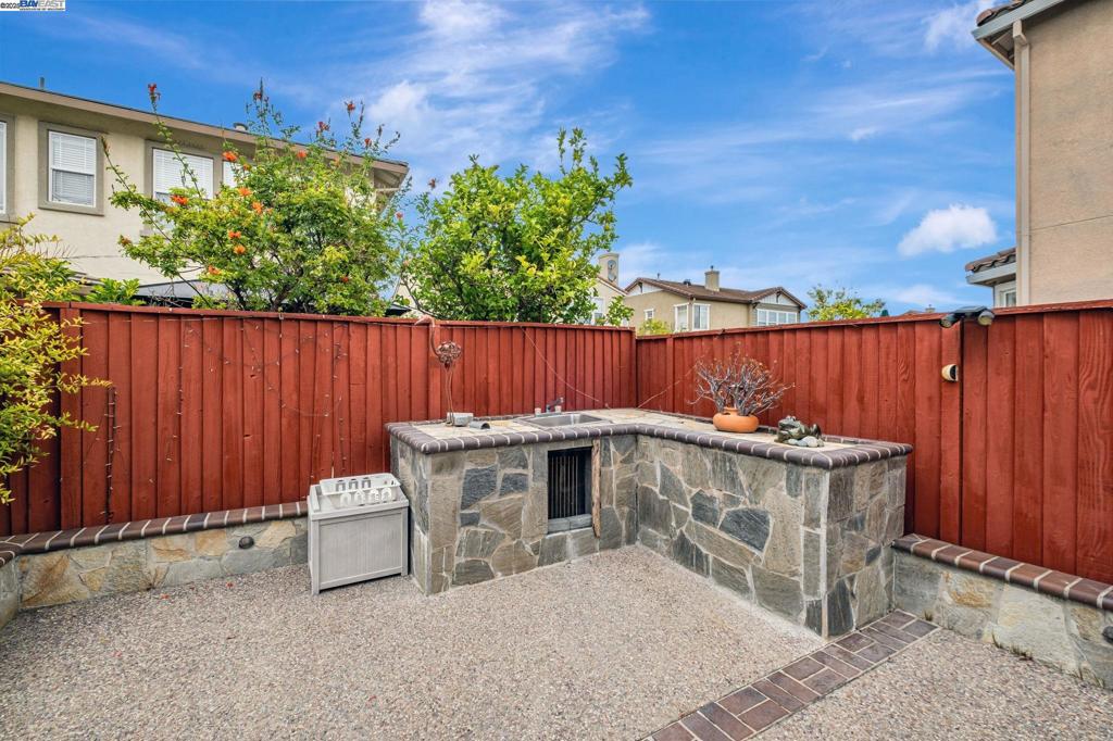 HAYWARD AREA - Residential