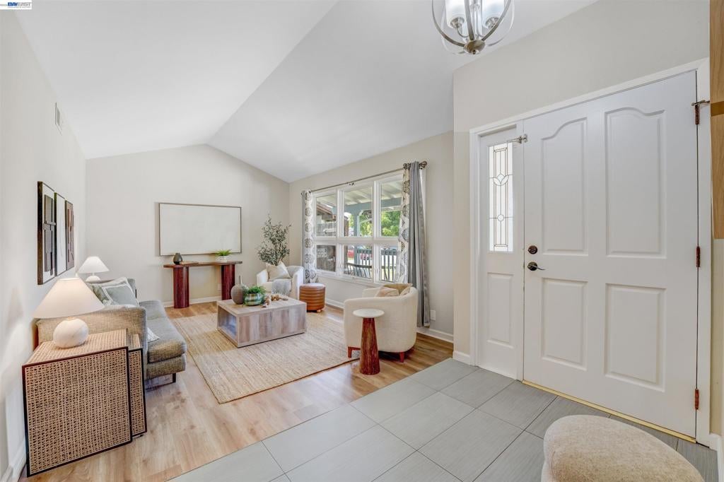 380 Springpark Cir