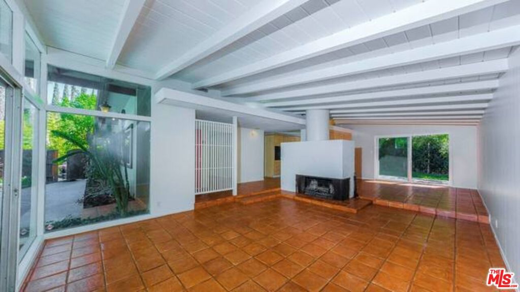 8090 Mulholland Drive