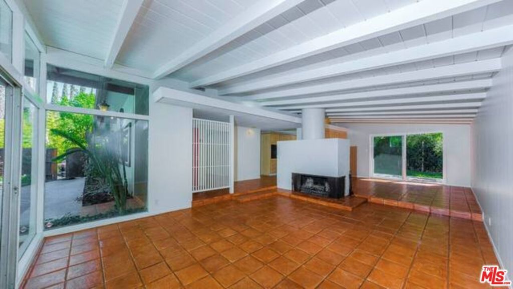 Photo of 8090 Mulholland Drive, Los Angeles, CA 90046 (MLS # 25502319)