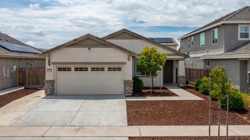 9584 Del Seis Drive