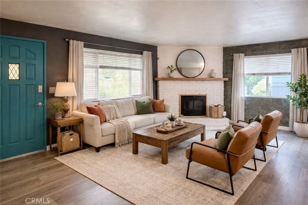 657 W Valley