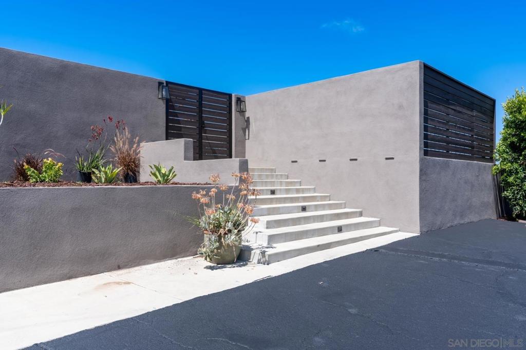 4986 San Jacinto Circle East