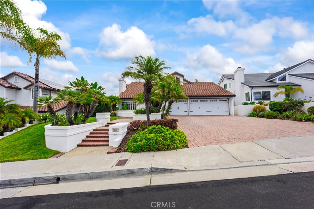 2863 Calle Esteban