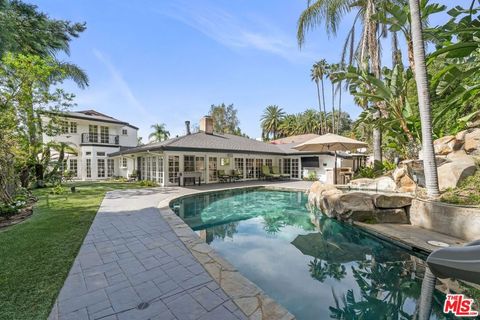 Photo of 9023 Alto Cedro Drive, Beverly Hills, CA 90210 (MLS # 26665877)