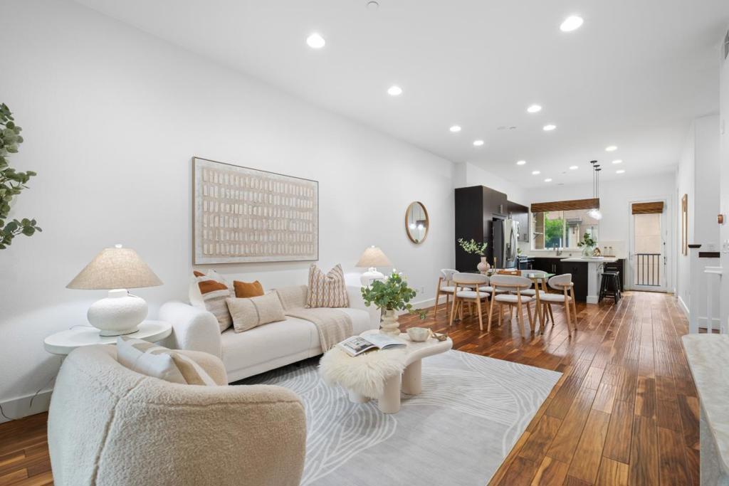 2409 Venturi Place 4