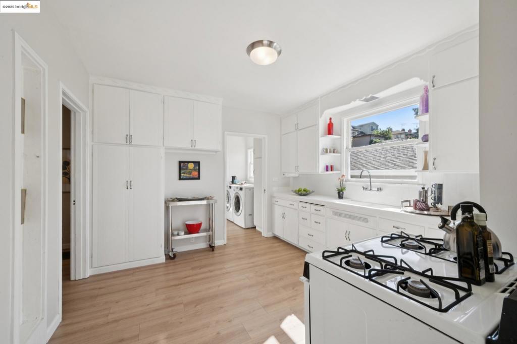 REDWOOD HEIGHTS - Residential
