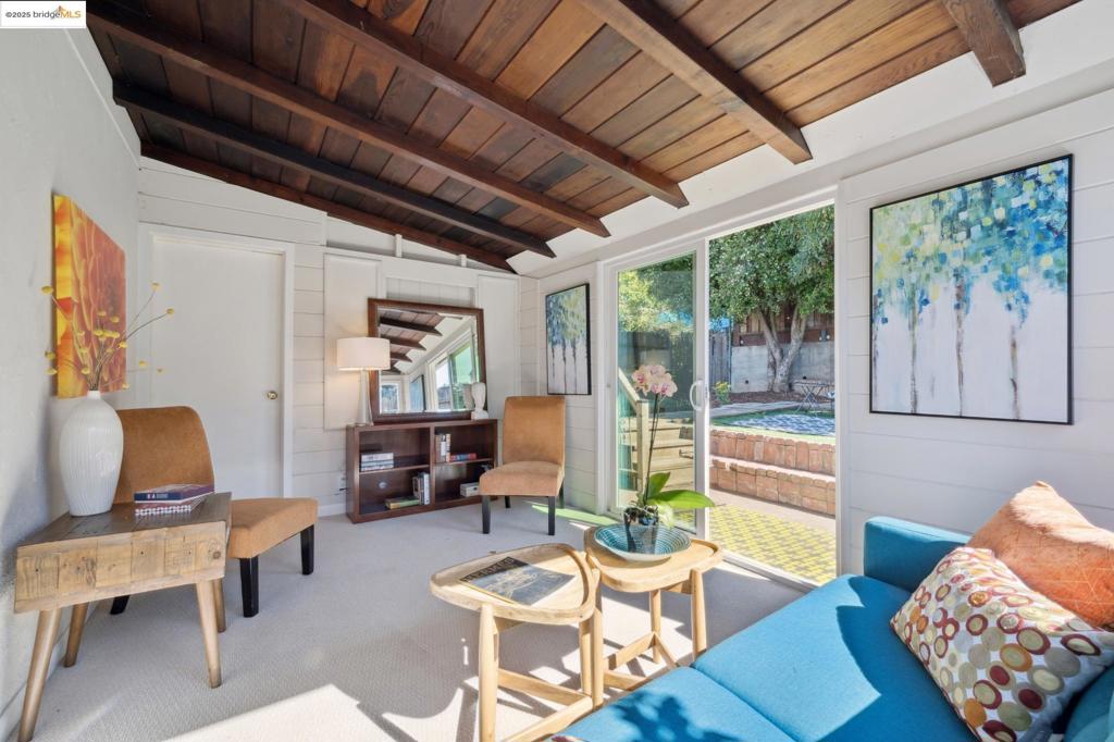 REDWOOD HEIGHTS - Residential