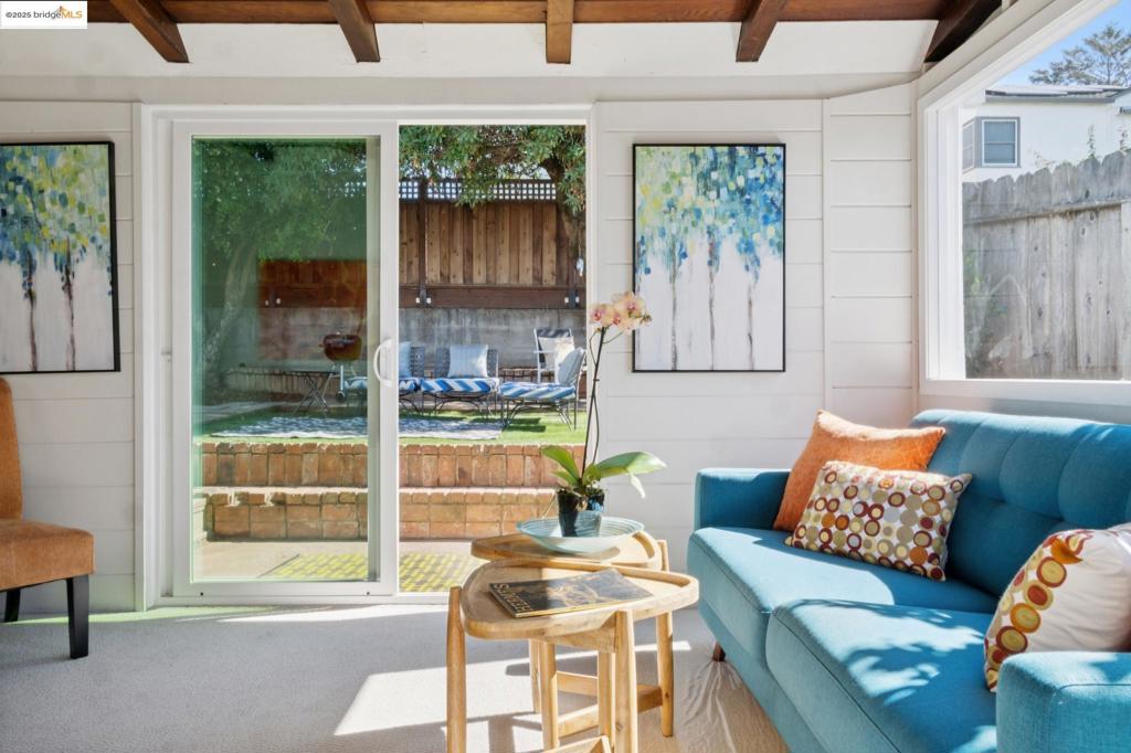 REDWOOD HEIGHTS - Residential