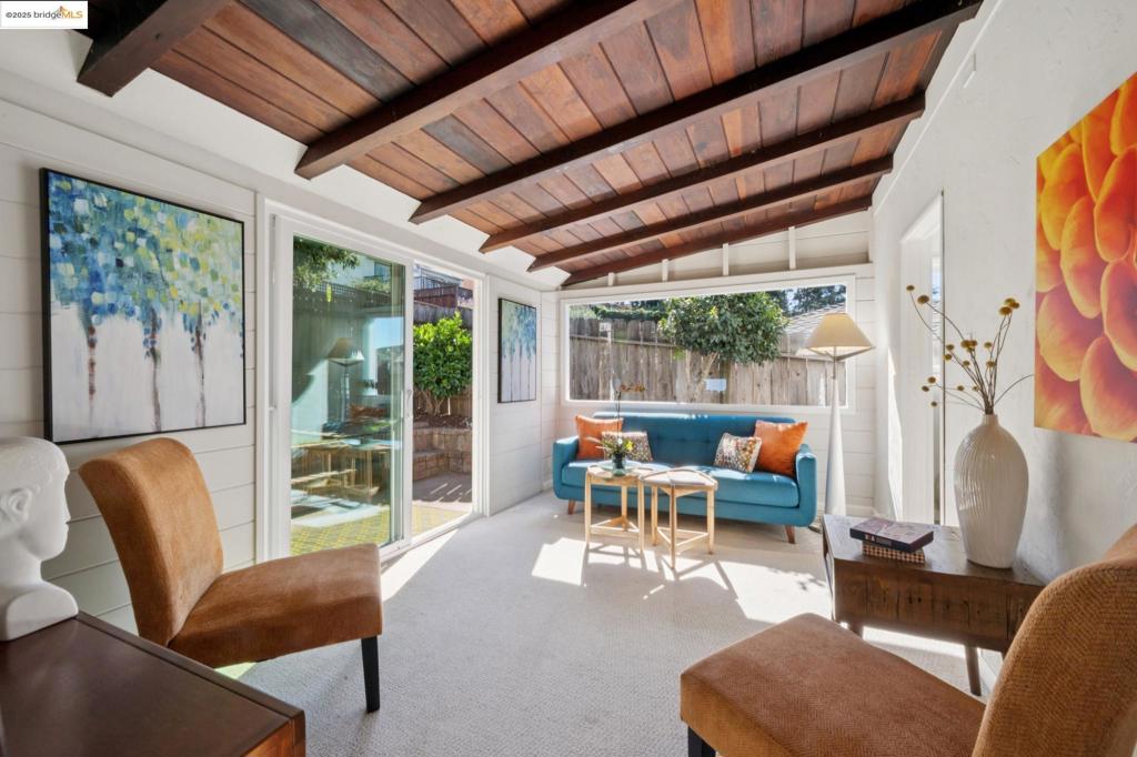 REDWOOD HEIGHTS - Residential